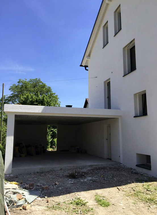 Carport mit darüberliegender Terrasse